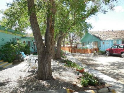 The Historic West Walker Motel - image 2