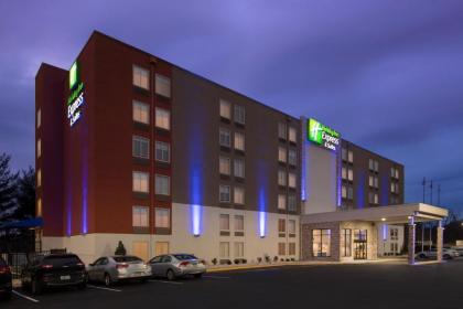 Holiday Inn Express & Suites College Park - University Area an IHG Hotel