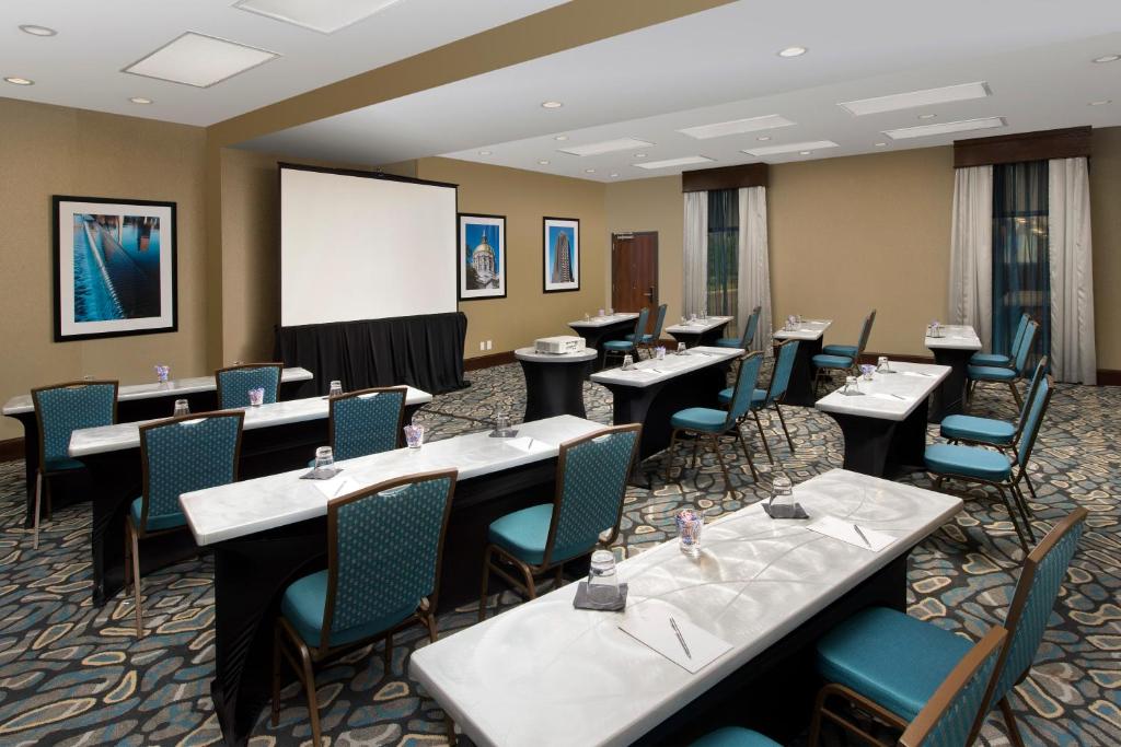 Embassy Suites Atlanta - Airport - image 5