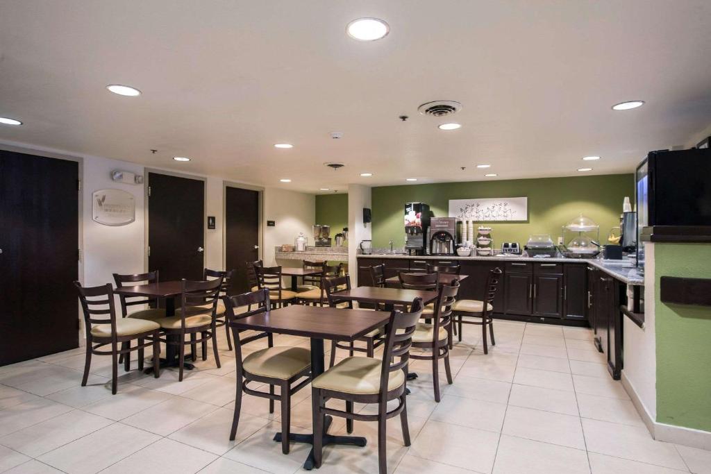 Sleep Inn Atlanta Airport - image 4