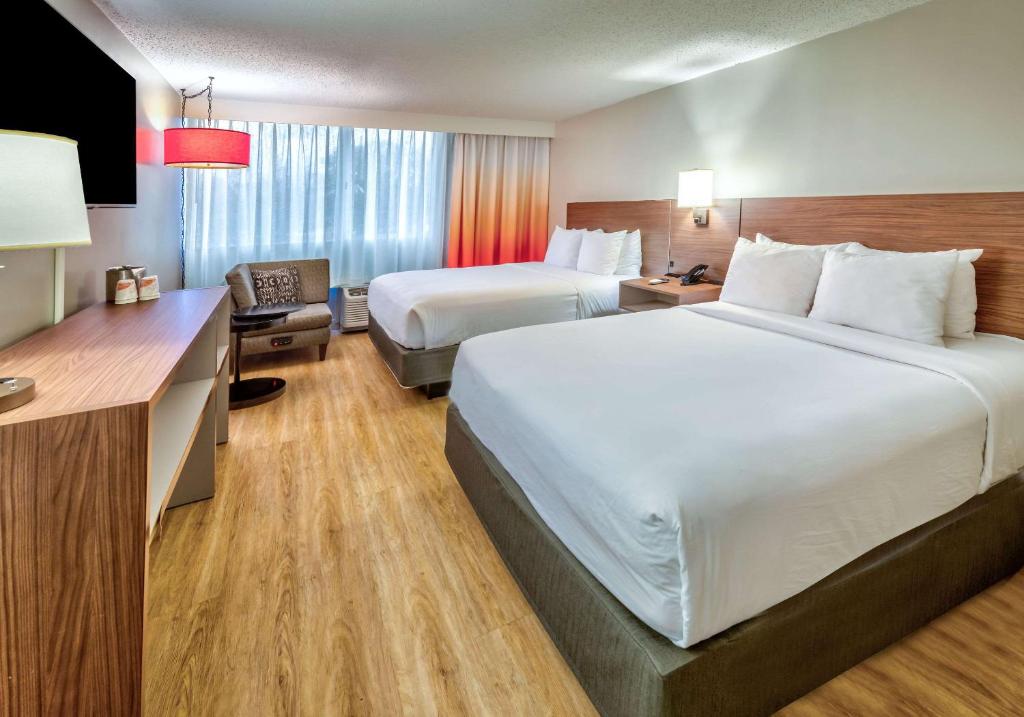 Clarion Hotel Atlanta Airport - image 2
