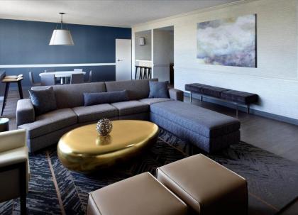 Atlanta Airport Marriott - image 10