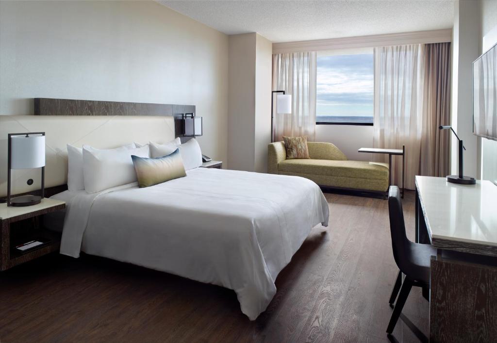 Atlanta Airport Marriott - image 4