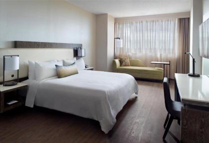 Atlanta Airport Marriott - image 6