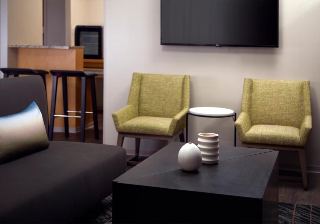 Atlanta Airport Marriott - image 7