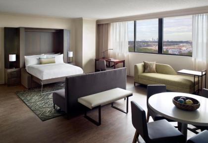 Atlanta Airport Marriott - image 9