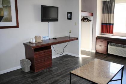 Microtel Inn by Wyndham Atlanta Airport - image 11