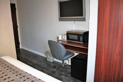 Microtel Inn by Wyndham Atlanta Airport - image 13