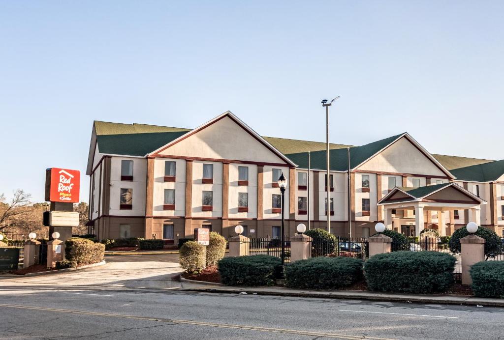 Red Roof PLUS+ & Suites Atlanta Airport South - main image
