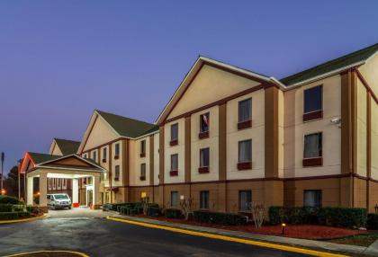 Red Roof PLUS+ & Suites Atlanta Airport South - image 10
