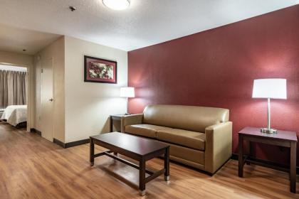 Red Roof PLUS+ & Suites Atlanta Airport South - image 13