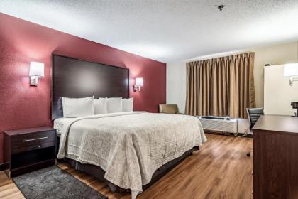 Red Roof PLUS+ & Suites Atlanta Airport South - image 9
