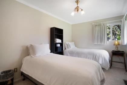 Highland Park House - image 13