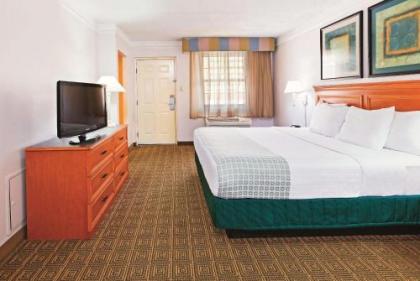 La Quinta Inn by Wyndham College Station - image 2
