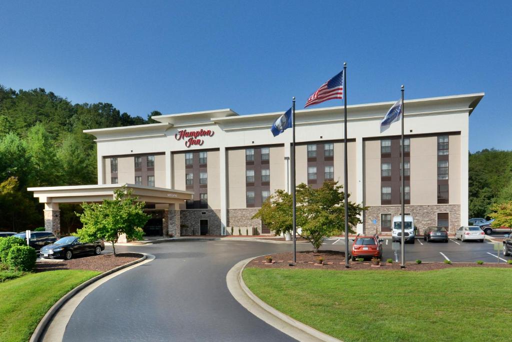 Hampton Inn Martinsville - main image