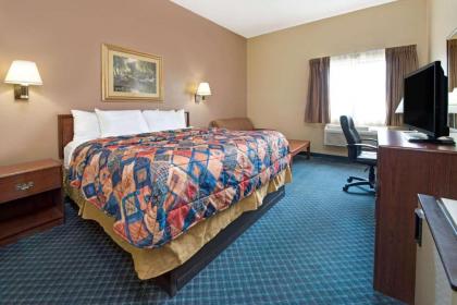 Days Inn by Wyndham Collinsville - image 2