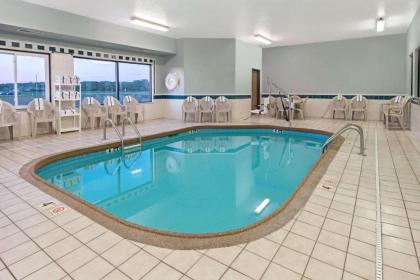 Days Inn by Wyndham Collinsville - image 3