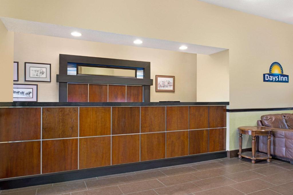 Days Inn by Wyndham Collinsville - image 5