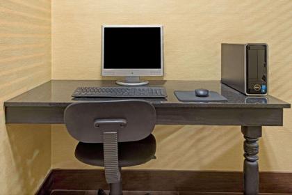 Days Inn by Wyndham Collinsville - image 8