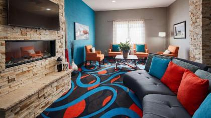 Best Western Plus Lonestar Inn & Suites - image 3