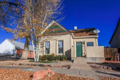 Dtwn Home with Grill 5 Mi to Garden of the Gods - image 8