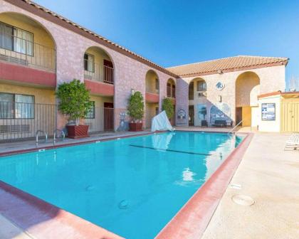 Rodeway Inn & Suites Colton-Riverside - image 15