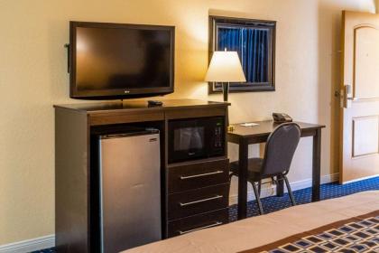 Rodeway Inn & Suites Colton-Riverside - image 4