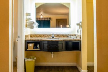 Rodeway Inn & Suites Colton-Riverside - image 8