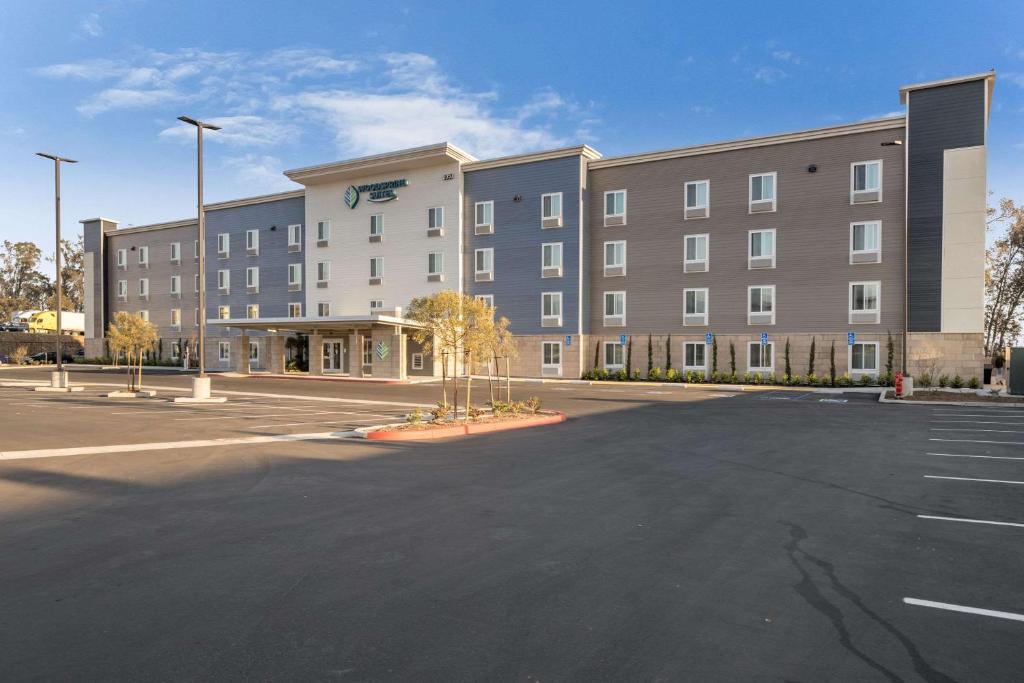 WoodSpring Suites Colton - image 3