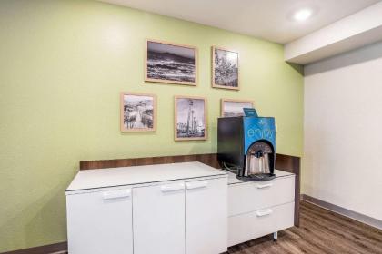 WoodSpring Suites Colton - image 9