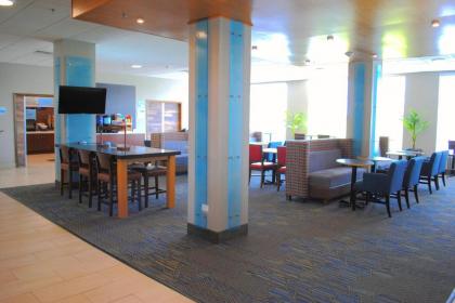 Holiday Inn Express & Suites - Columbia City an IHG Hotel - image 8