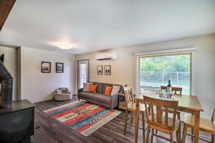 Cozy Abode with Views 2 Mi to Teakettle River! - image 6