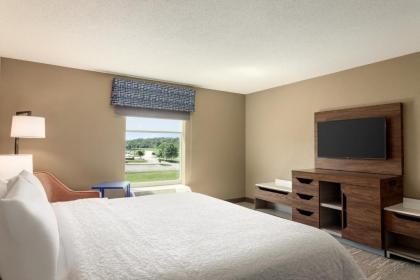Hampton Inn St. Louis-Columbia - image 21