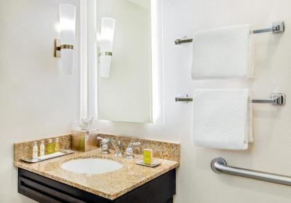 DoubleTree by Hilton Columbia - image 8