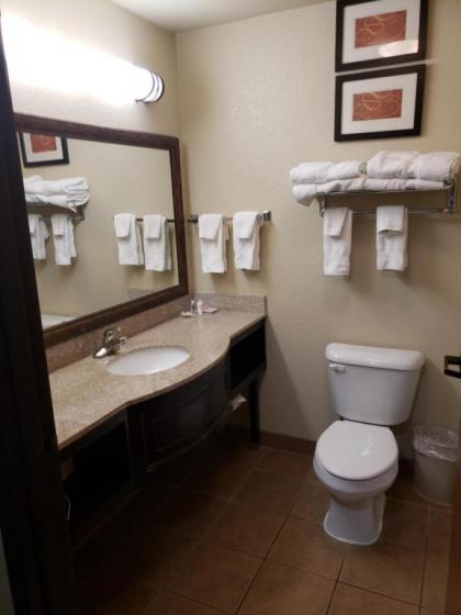 Quality Inn & Suites Columbia I-70 - image 2