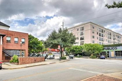 Updated Five Points Condo about Half mi to USC
