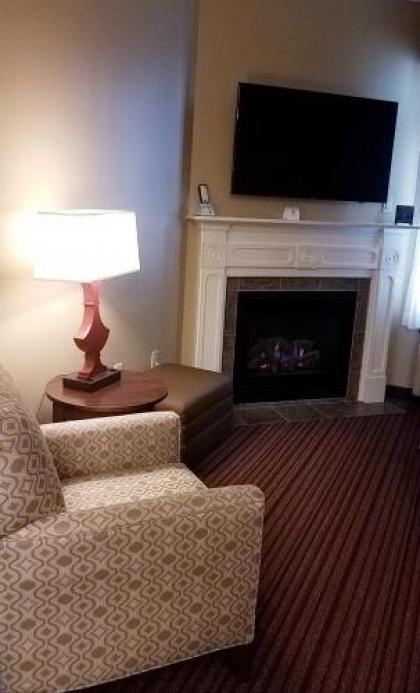 Best Western Plus Dutch Haus Inn and Suites - image 2