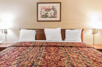 Columbus inn and Suites - image 3
