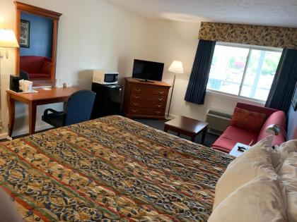 Days Inn by Wyndham Columbus IN - image 12
