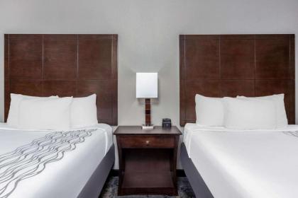La Quinta by Wyndham Columbus - Edinburgh - image 12