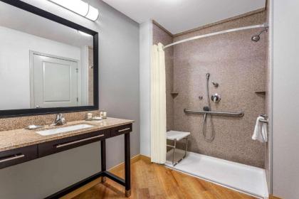 La Quinta by Wyndham Columbus - Edinburgh - image 14