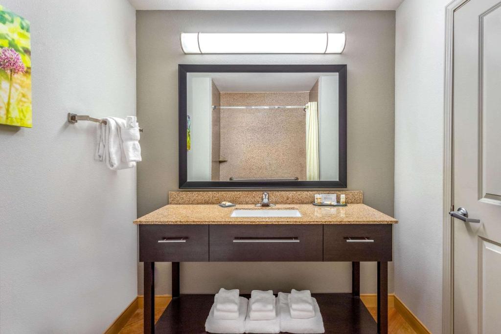 La Quinta by Wyndham Columbus - Edinburgh - image 3