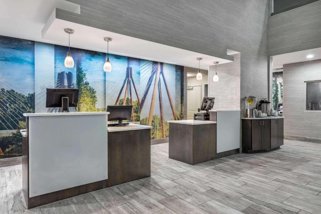 La Quinta by Wyndham Columbus - Edinburgh - image 7