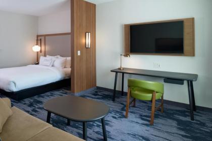 Fairfield Inn & Suites by Marriott Columbus IN - image 12