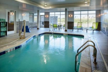 Fairfield Inn & Suites by Marriott Columbus IN - image 14