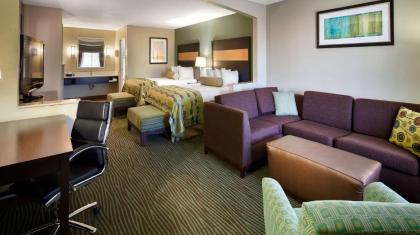 Best Western Executive Suites - image 12