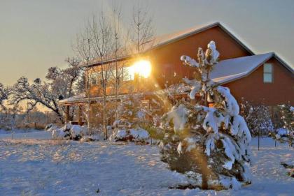 Yellowstone River Lodge and Cabins Columbus