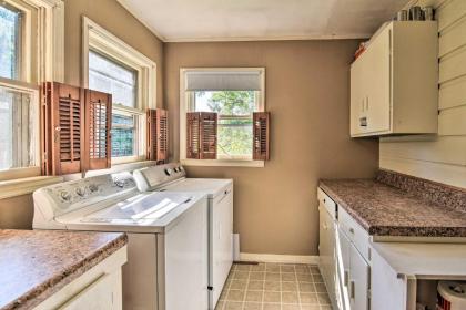 Quaint Cottage with Deck Near Tryon Equestrian Center - image 11