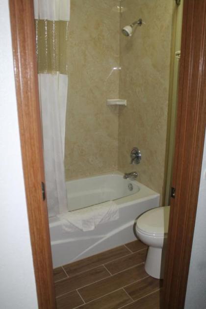 Columbus Inn - image 8