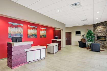 Ramada by Wyndham Columbus Hotel & Conference Center - image 4